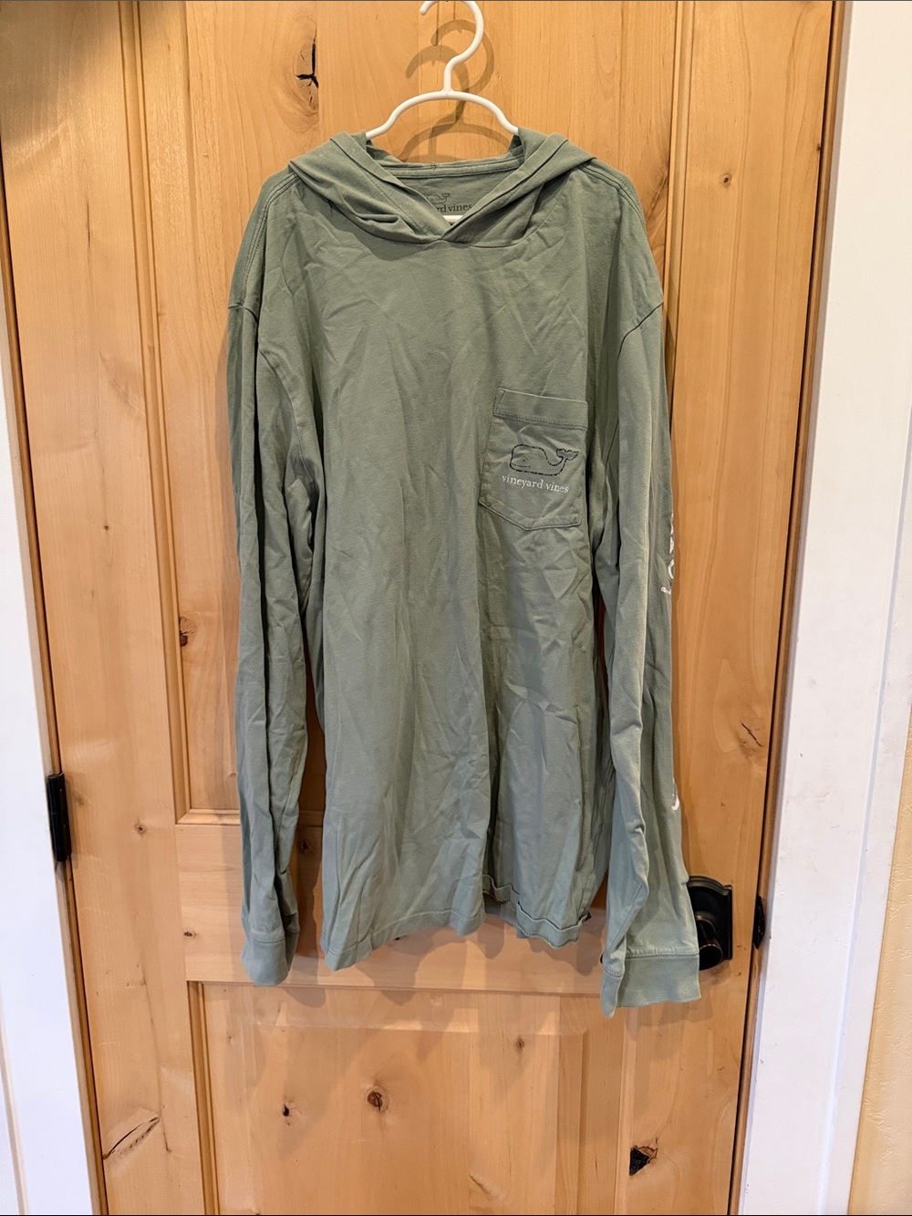 Vineyard Vines Men’s Hooded Long-Sleeve Tee — M